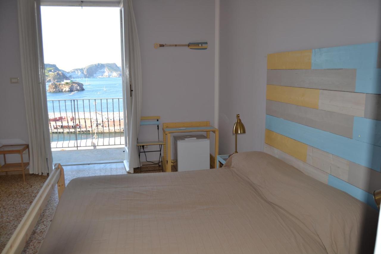 Maridea - Camere con vista al Porto Ponza Esterno foto